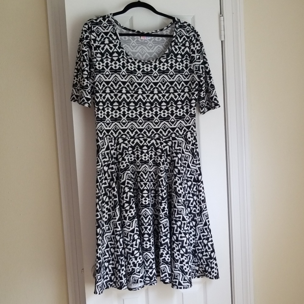 LulaRoe Nicole Black & White